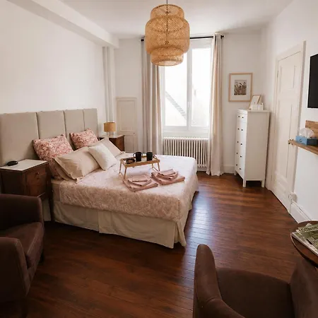 Very Cozy, Bathtub And Quiet Apartment